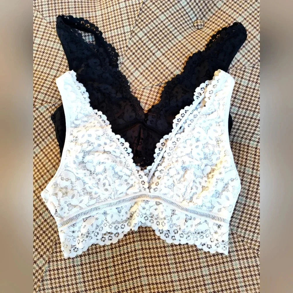 Victoria's Secret | Set of 2 | Black | White | Lace Wireless Bralettes | Medium